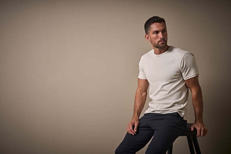 Luxusní pánské vypasované tričko s vlastním potiskem