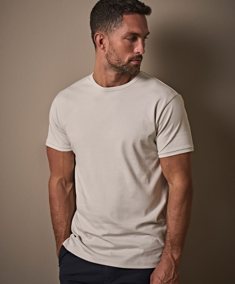 Luxusní pánské vypasované tričko s vlastním potiskem